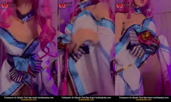 Kardeşimi ifşa eden çıplak cosplay